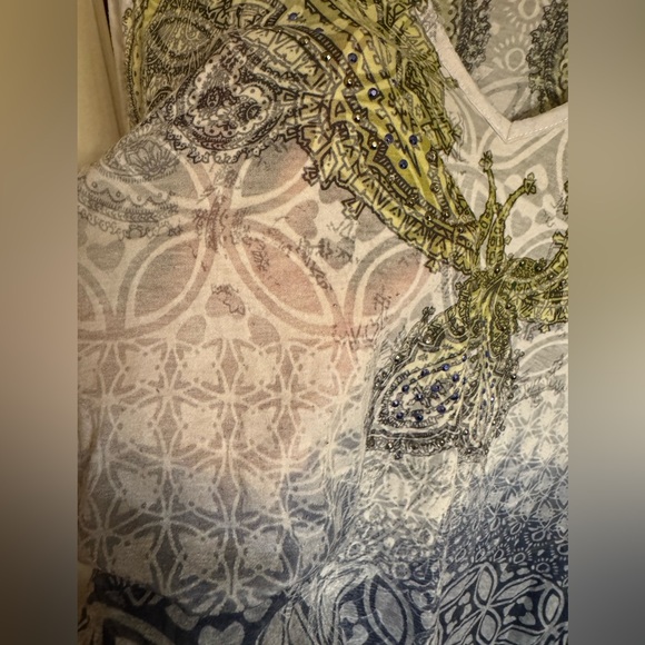 Gently used condition, lightweight bohemian style long sleeve hooded tee - Picture 17 of 17